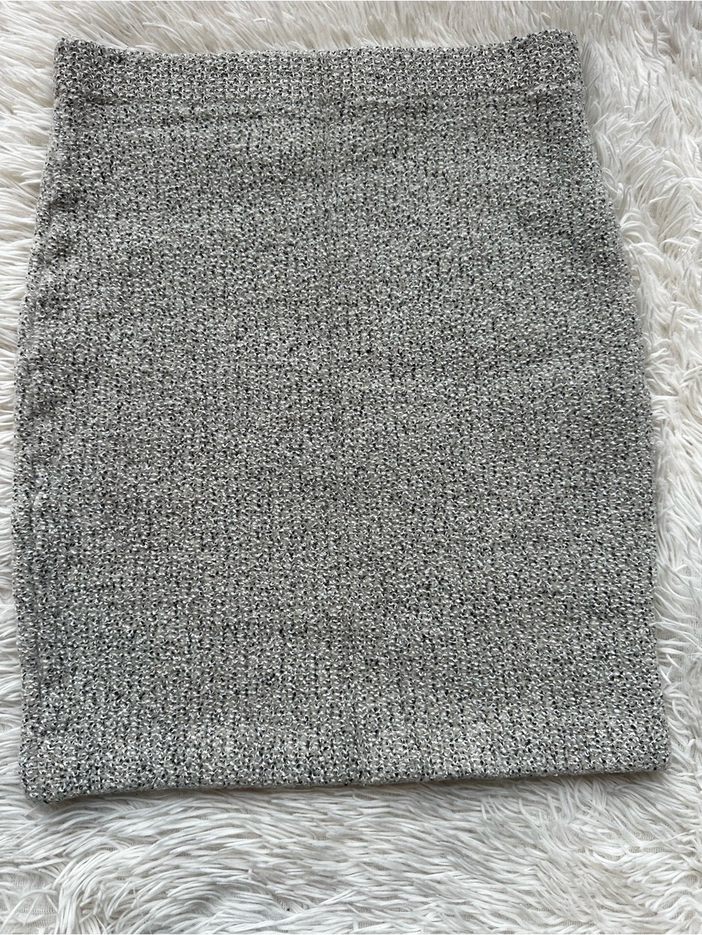 St. John Collection Silver-Gray Knit Pencil Skirt